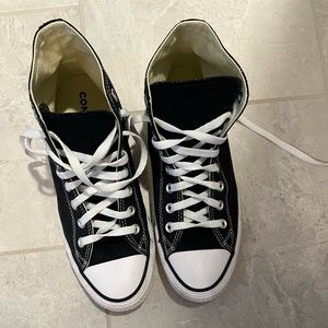Converse Chuck Taylor All Star Classic. Size 9.5